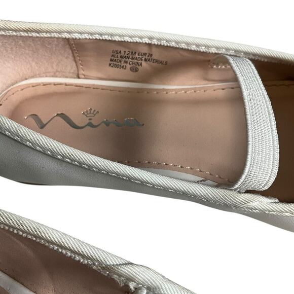 NINA Big Kids Size 12 White Silver Bow Mary Jane Dress Shoe Used Dress Up - Picture 5 of 8